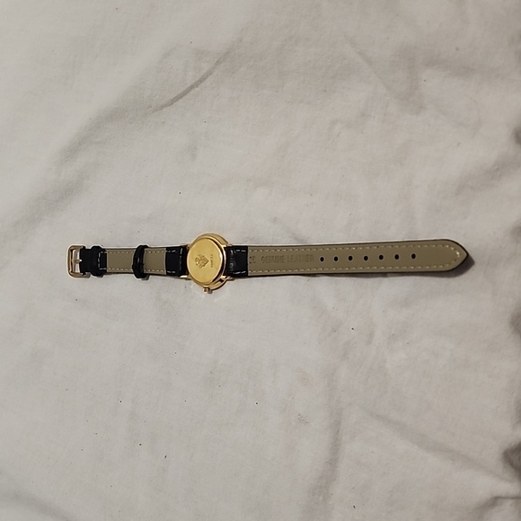 GUCCI 3000.2.L Gold Plated Watch with Roman Numbers Black Croc Embossed Band - Picture 5 of 6